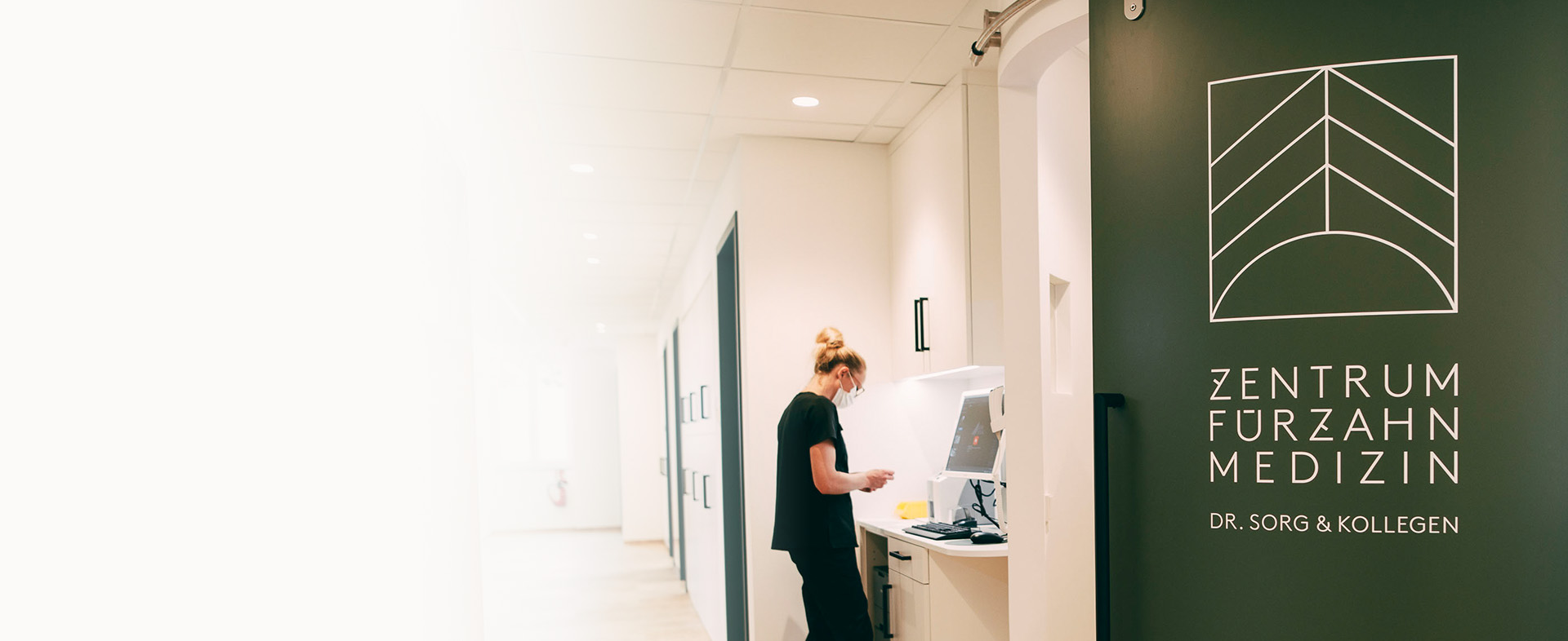 Der EIngangsbereich im Zentrum für Zahnmedizin Dr. Sorg & Kollegen hier gibt es News